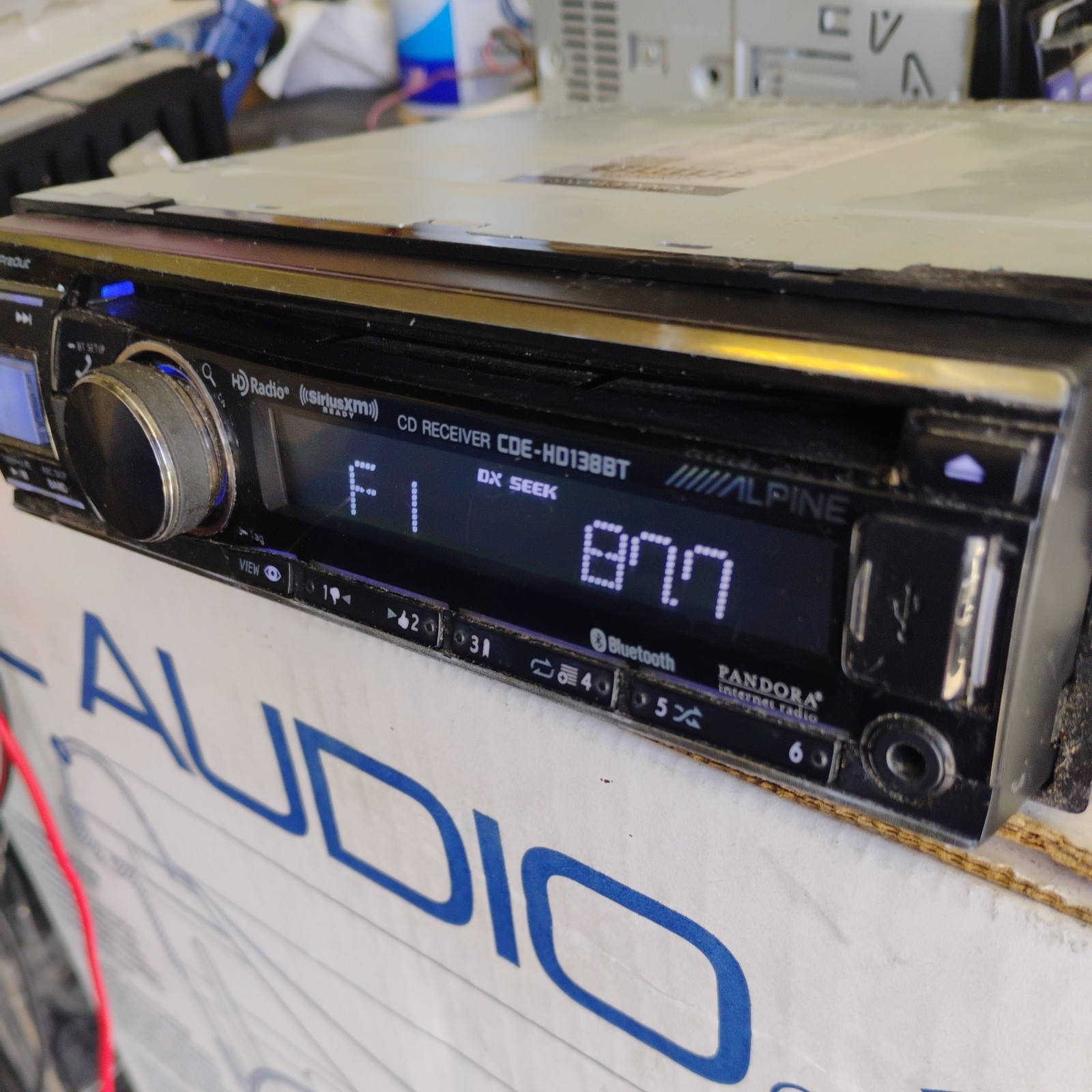 Alpine CDE-HD138BT CD, AUX, USB Radio Receiver