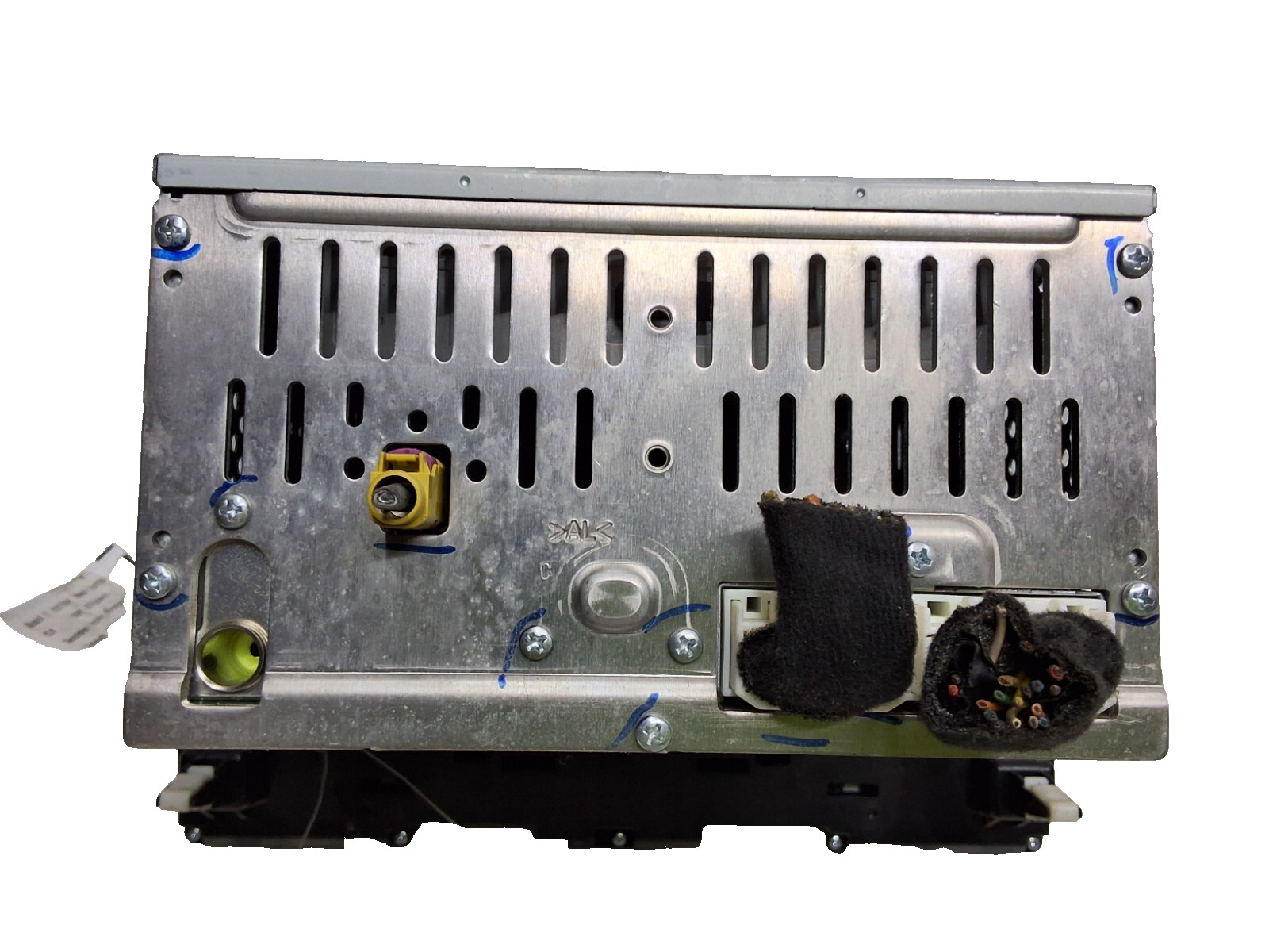 17 18 Hyundai Elantra AM FM CD radio receiver OEM 96170-F2140UAT