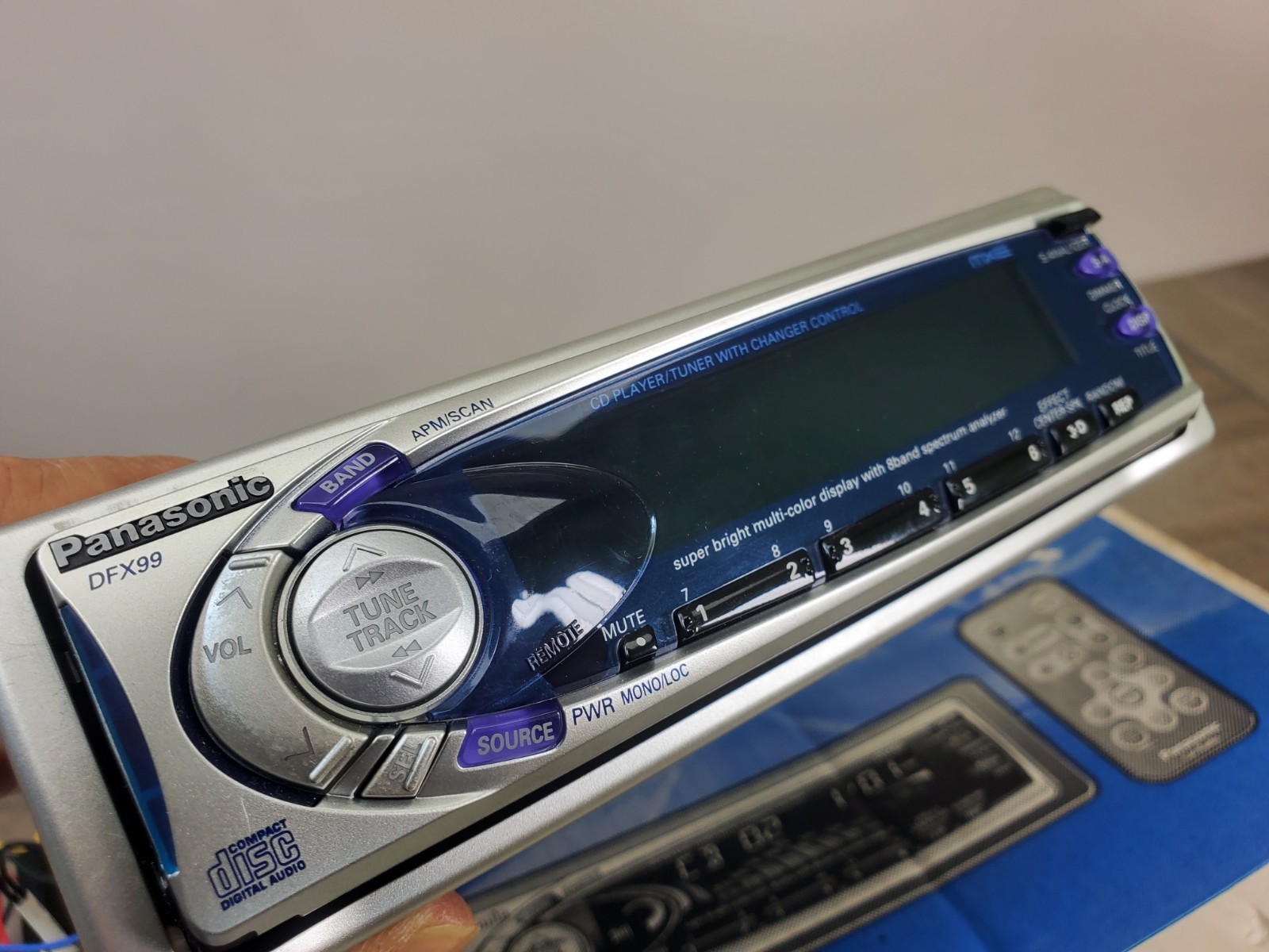 Panasonic CQ DFX-99EUC 5volts car cd player eq spectrum analyzer radio