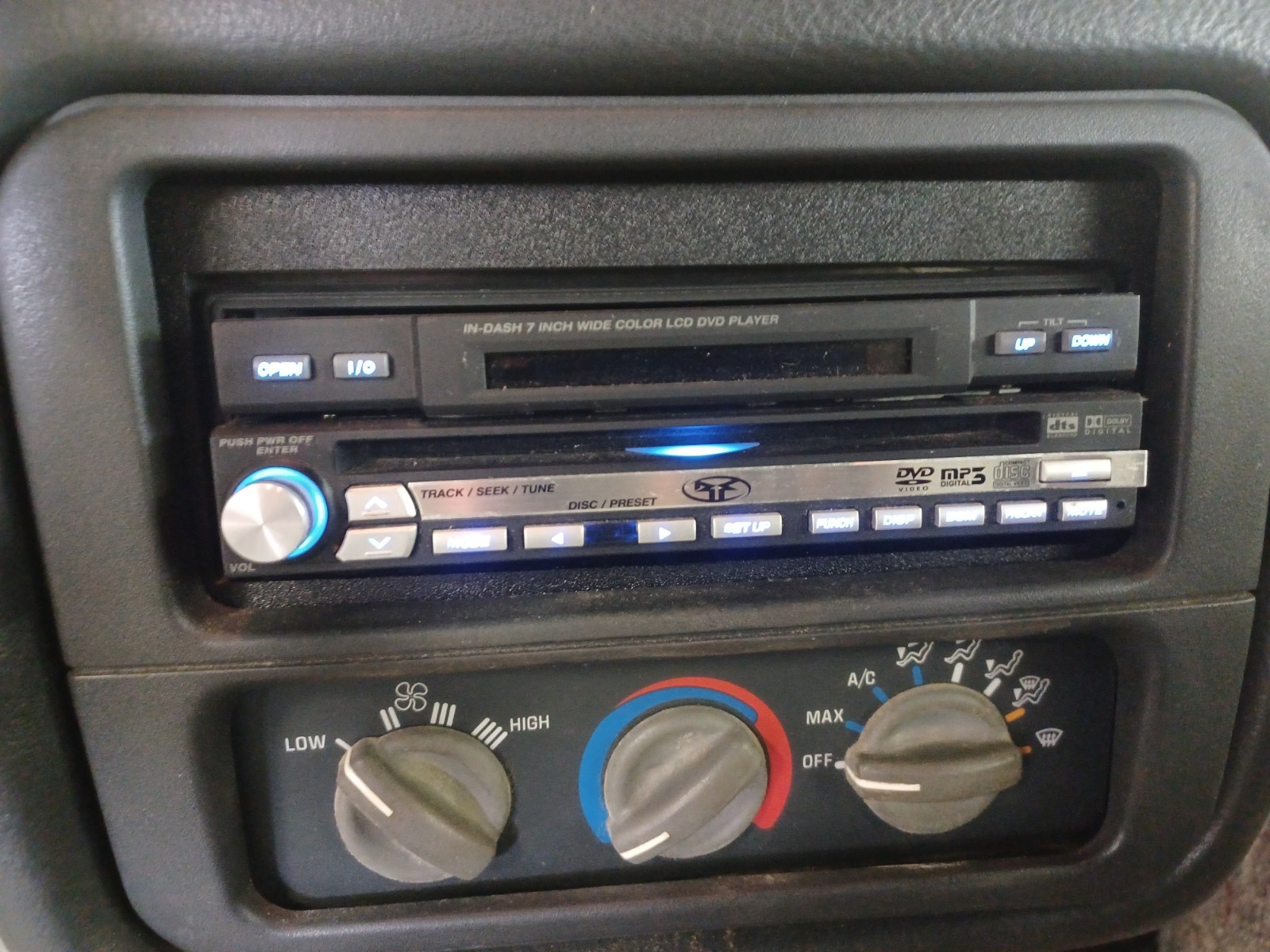 RARE OLD SCHOOL ROCKFORD FOSGATE RAVDVD2 7 INCH LCD CD/DVD PLAYER – W/ NEW STUFF