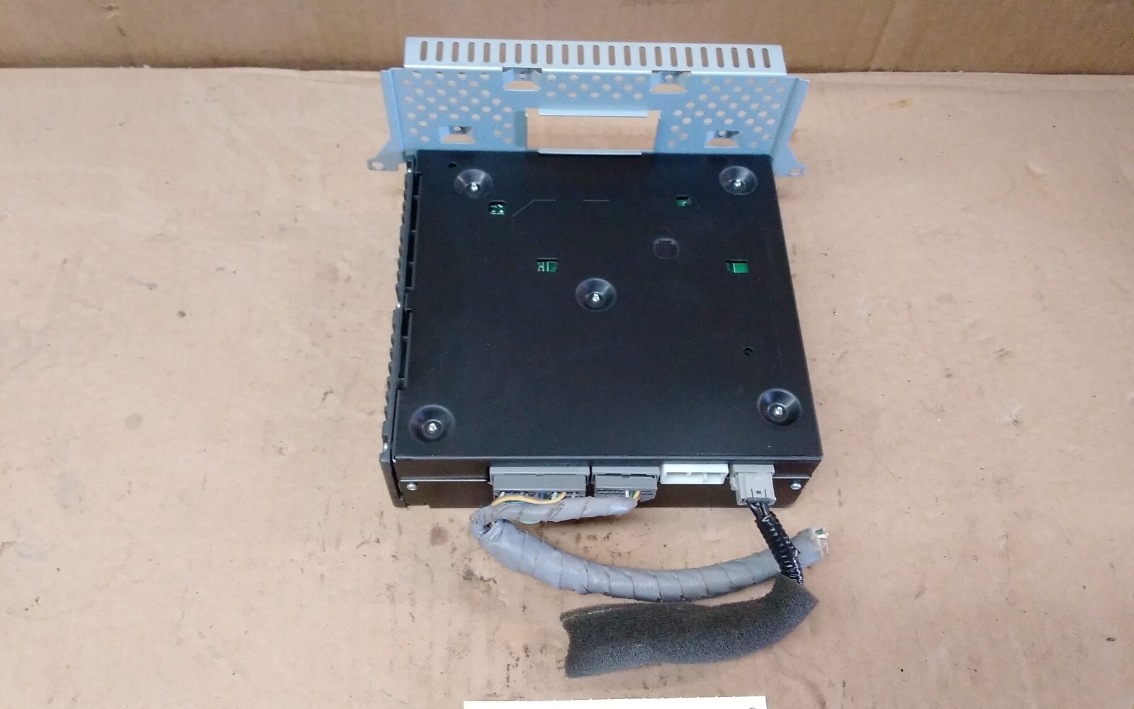 2007 HONDA CIVIC LX AM/FM/CD/MP3 RECEIVER FACE ID-2AE0 CODE-63411