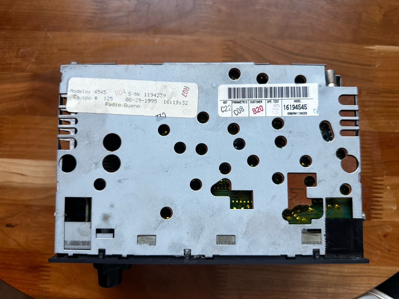95-00 GM Chevy Silverado Sierra AC Delco Radio Cassette 16194545 OEM