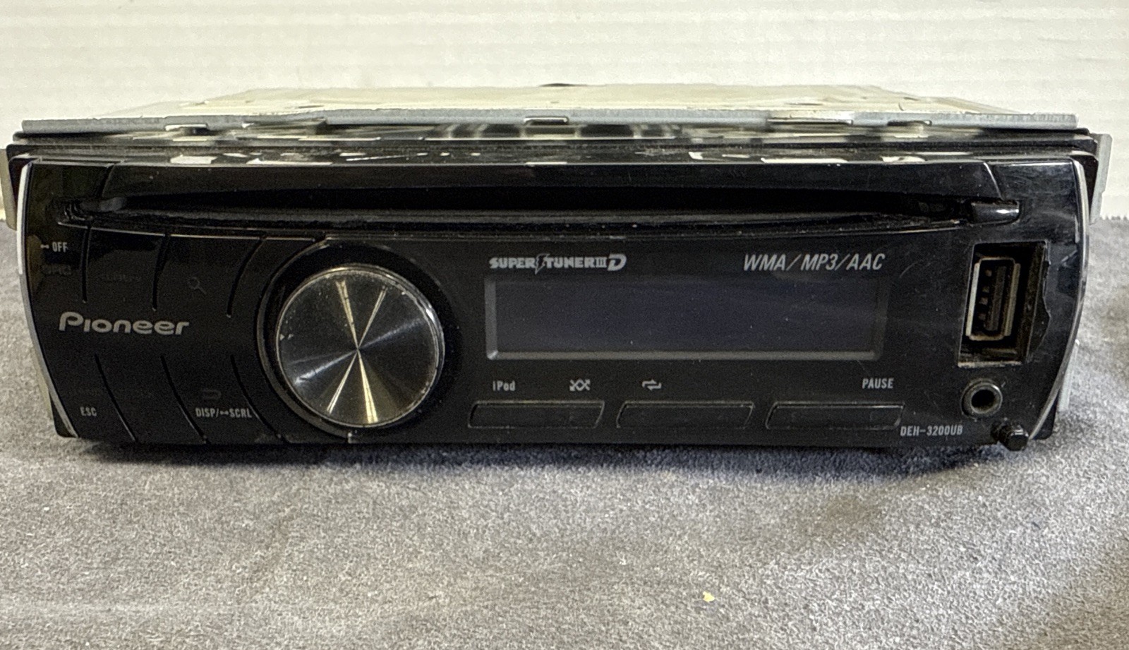 pioneer deh-3200ub car stereo Tested Works Missing Trim Ring Might Need New Cage