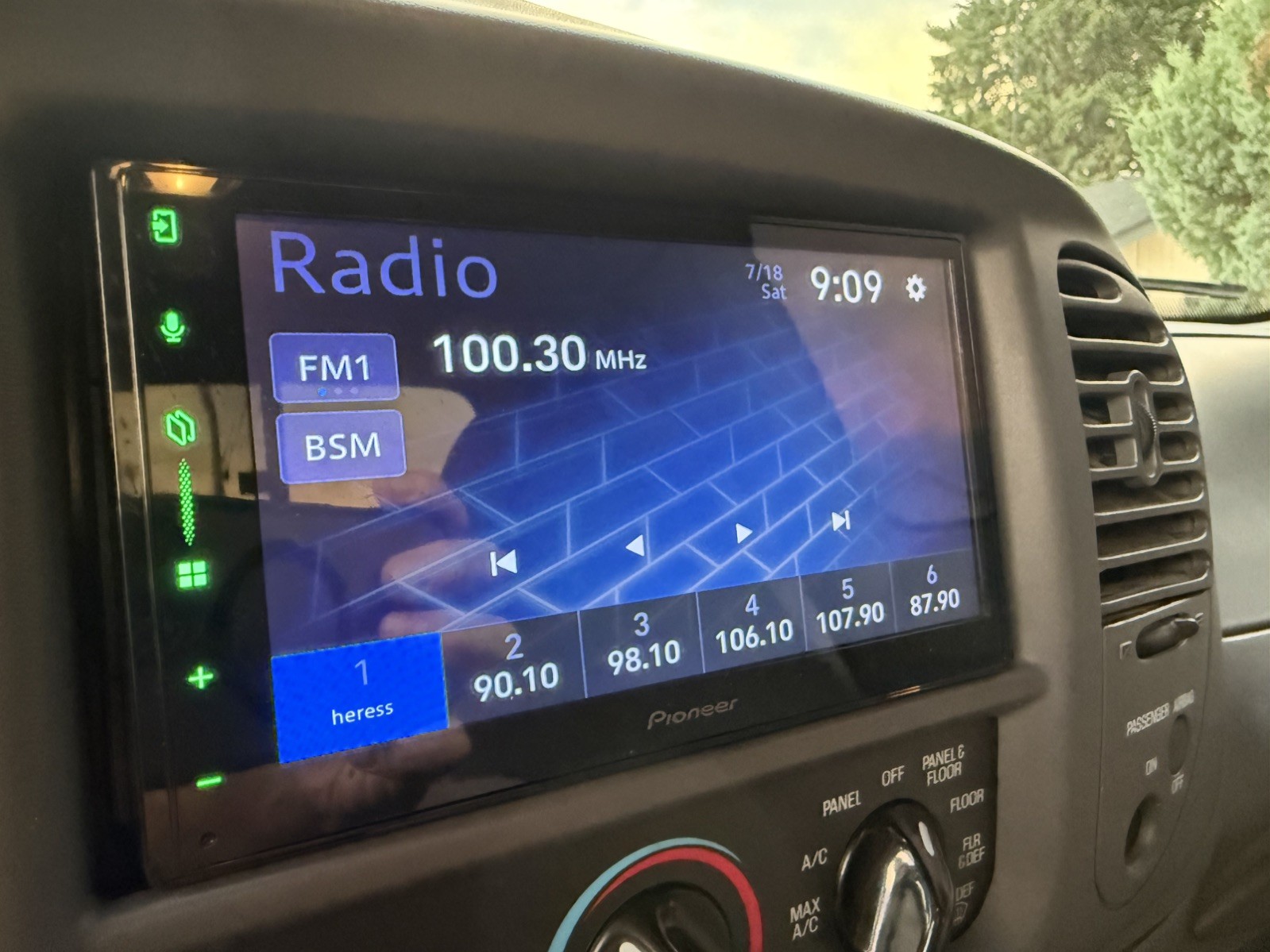 Pioneer DMH-W3000NEX Wireless Car Stereo 6.8″ Apple Carplay/Android Auto Digital