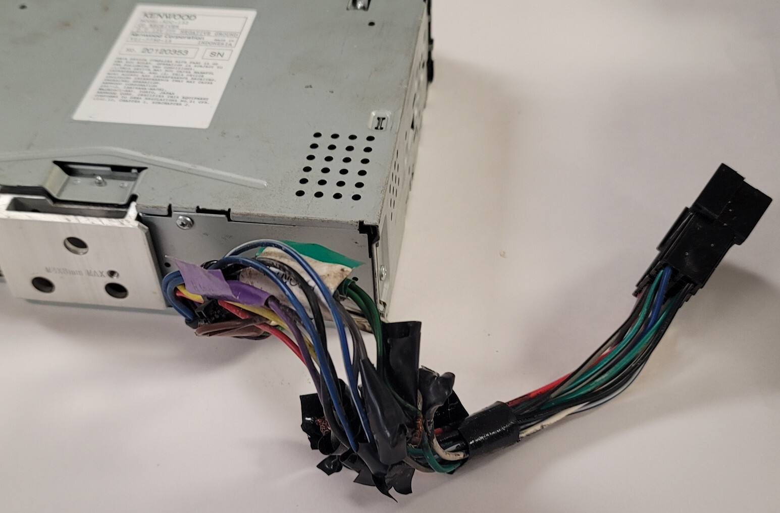 KENWOOD CD Car Stereo Receiver KDC-152 MP3/WMA/AUX/AM/FM + Wiring Harness