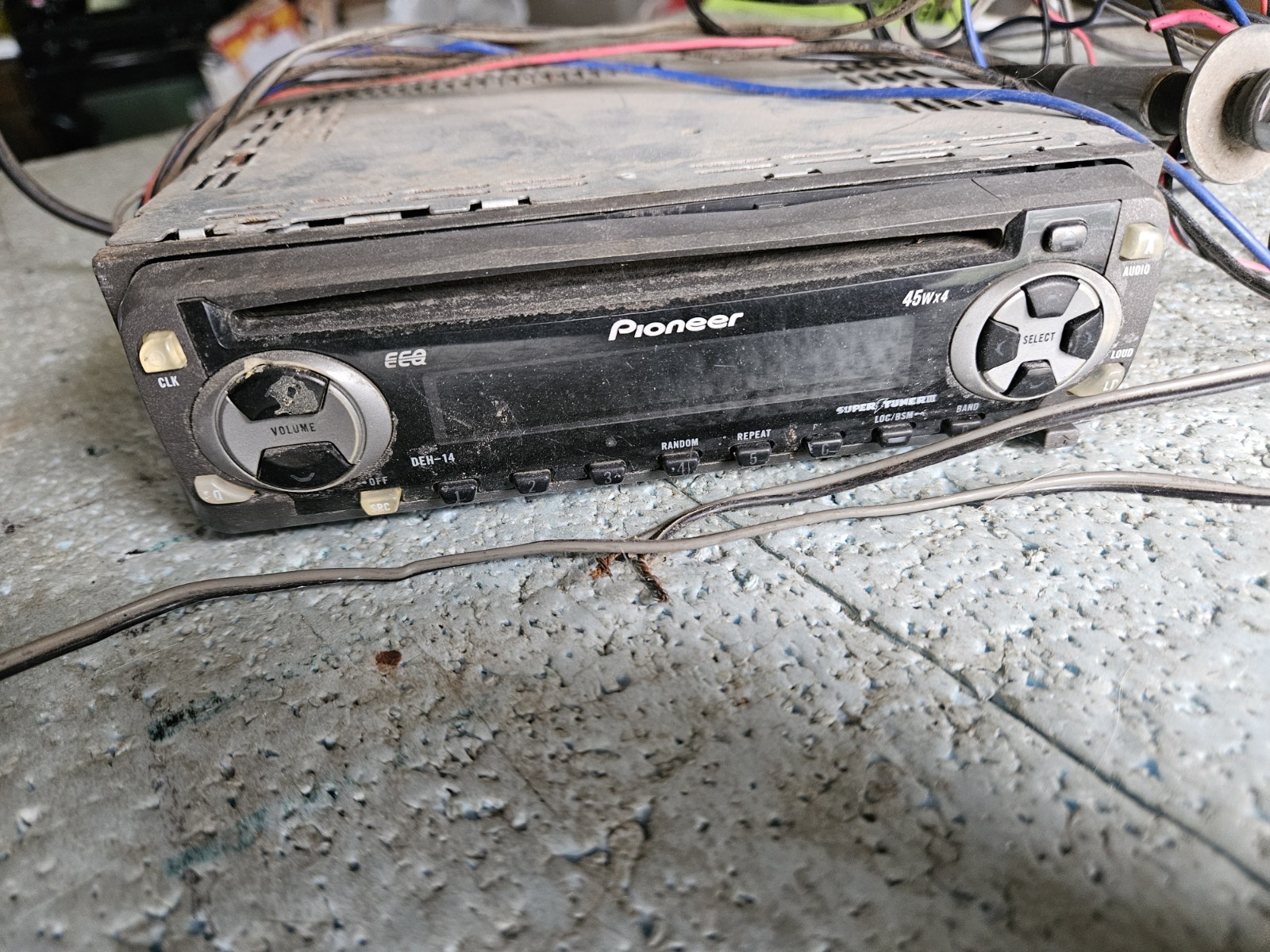 Pioneer DEH-1400 CD Player FM/AM Super Tuner 3 ECQ 45W×4 Car Stereo