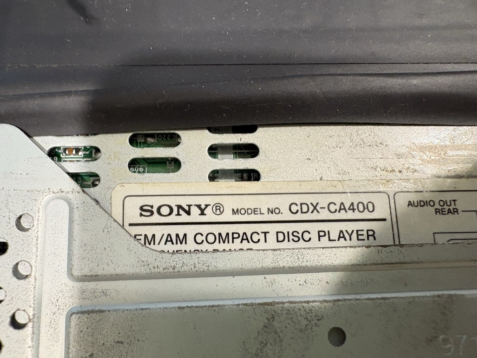 Sony CDX-CA400 Indash Car Stereo CD Player Controller 50W x 4 Works No Remote