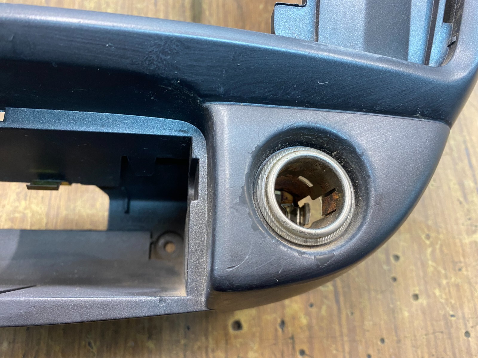 Ford Falcon AU S2,S3 Dash A/C Stereo Control Surround