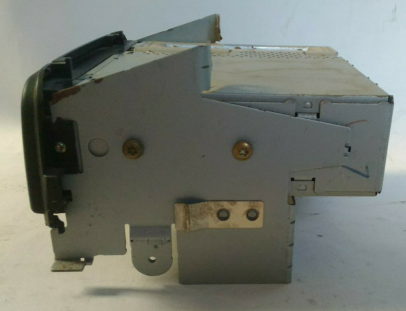 Saturn AM/FM In Dash OEM Radio Delco 21023479 General Motors
