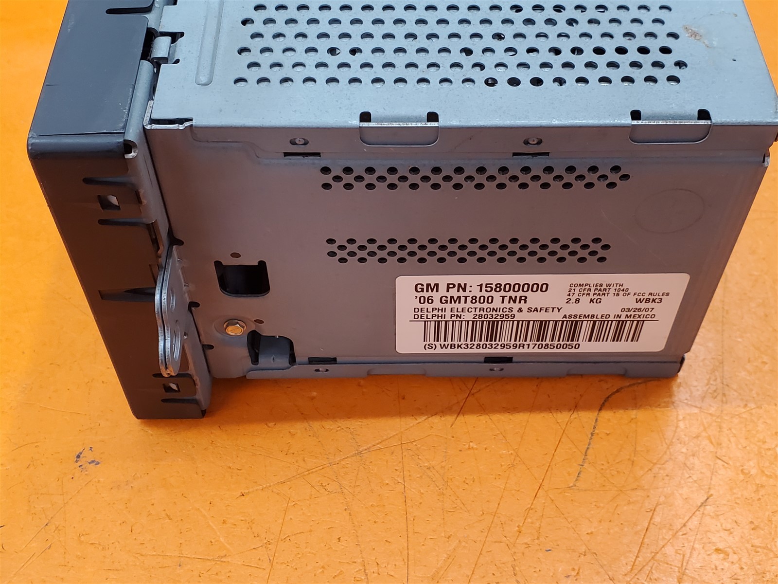 ⭐️⭐️⭐️⭐️⭐️ OEM GM 15800000 ’06 (GMT800 TNR) AM-FM CD Navigation Head Unit