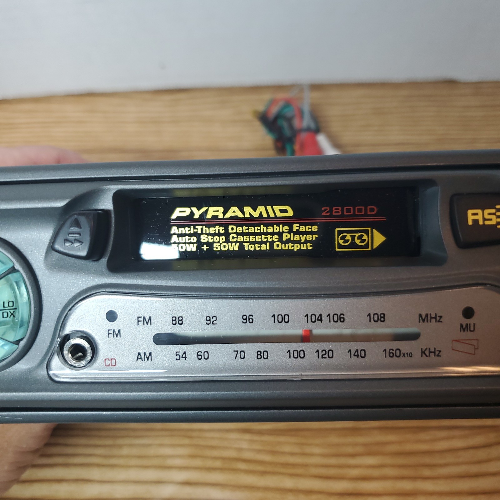 VTG Pyramid Car Stereo Cassette Radio Am/Fm Detachable face #2800D New Unused