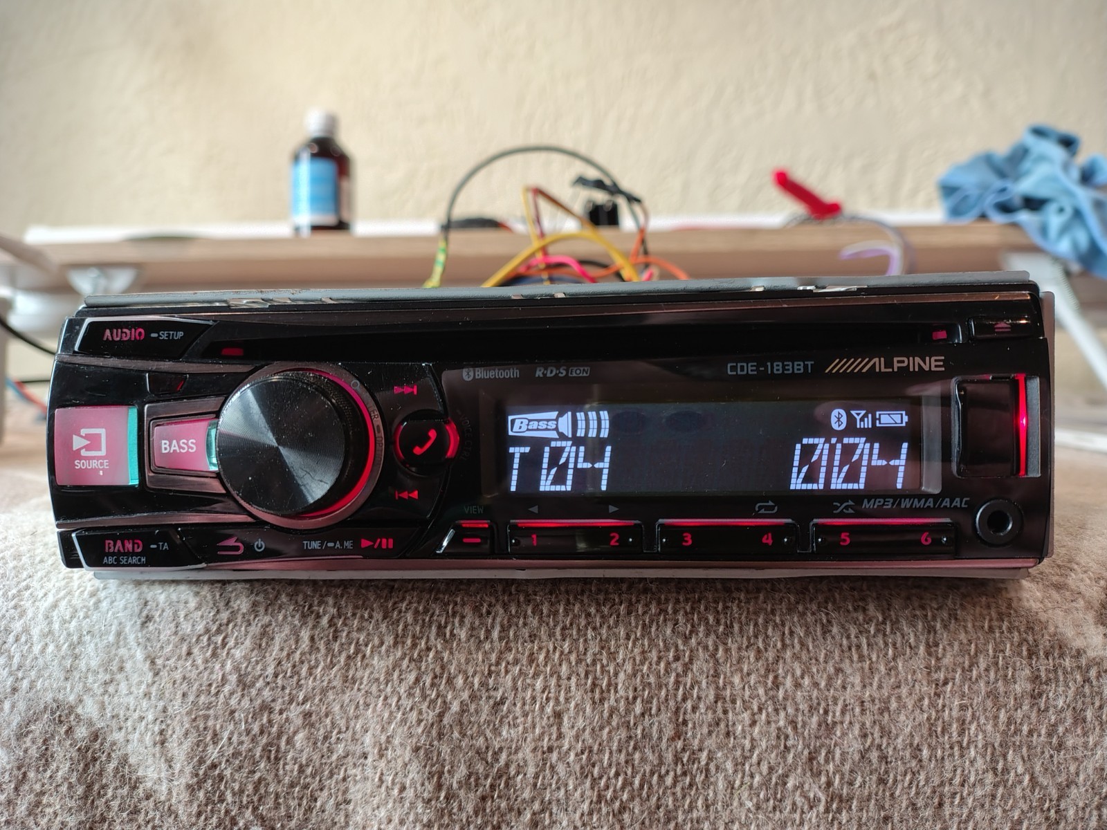 Alpine CDE-183BT Car Stereo CD Media Receiver Fully Working Great Shape