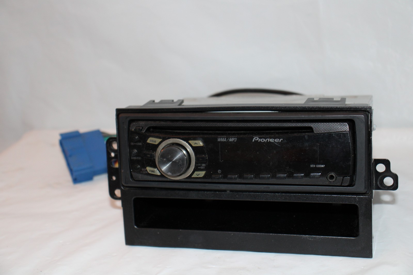 Pioneer DEH-1300MP Car Auto Mobile CD Player Receiver with Harness