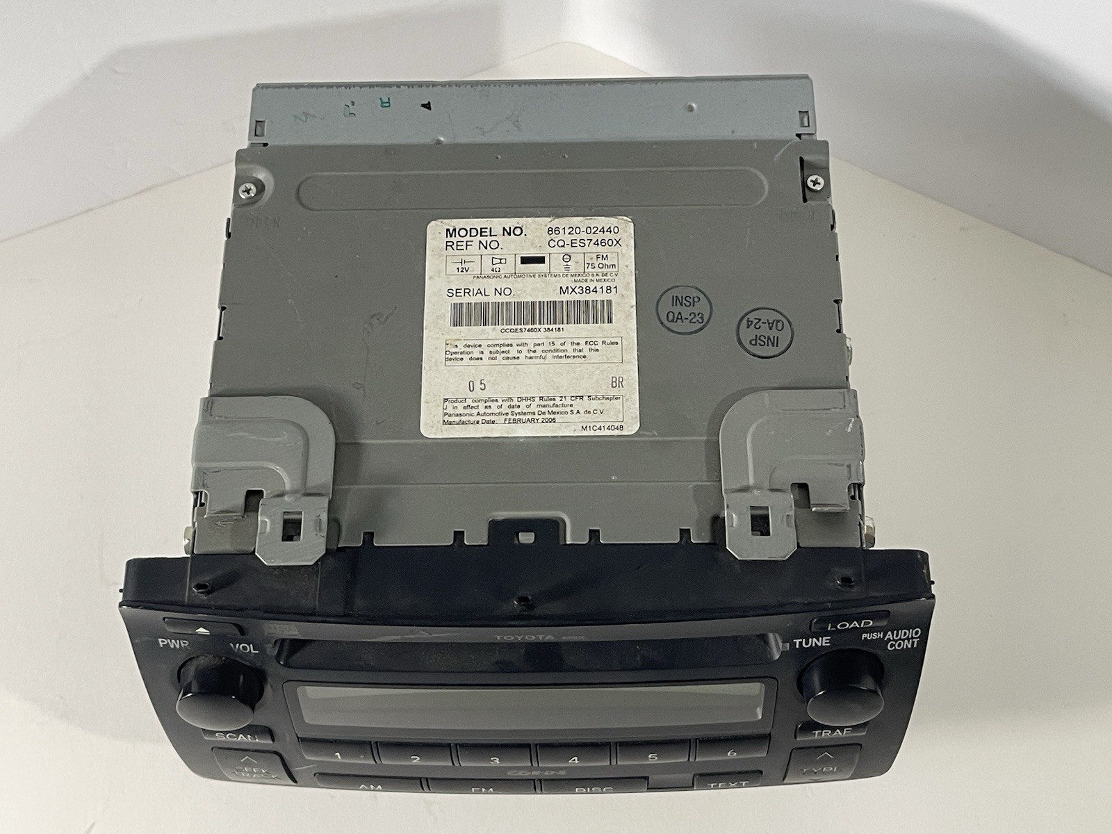 Toyota AM FM Radio CD Player 86120-02440 OEM ***Untested