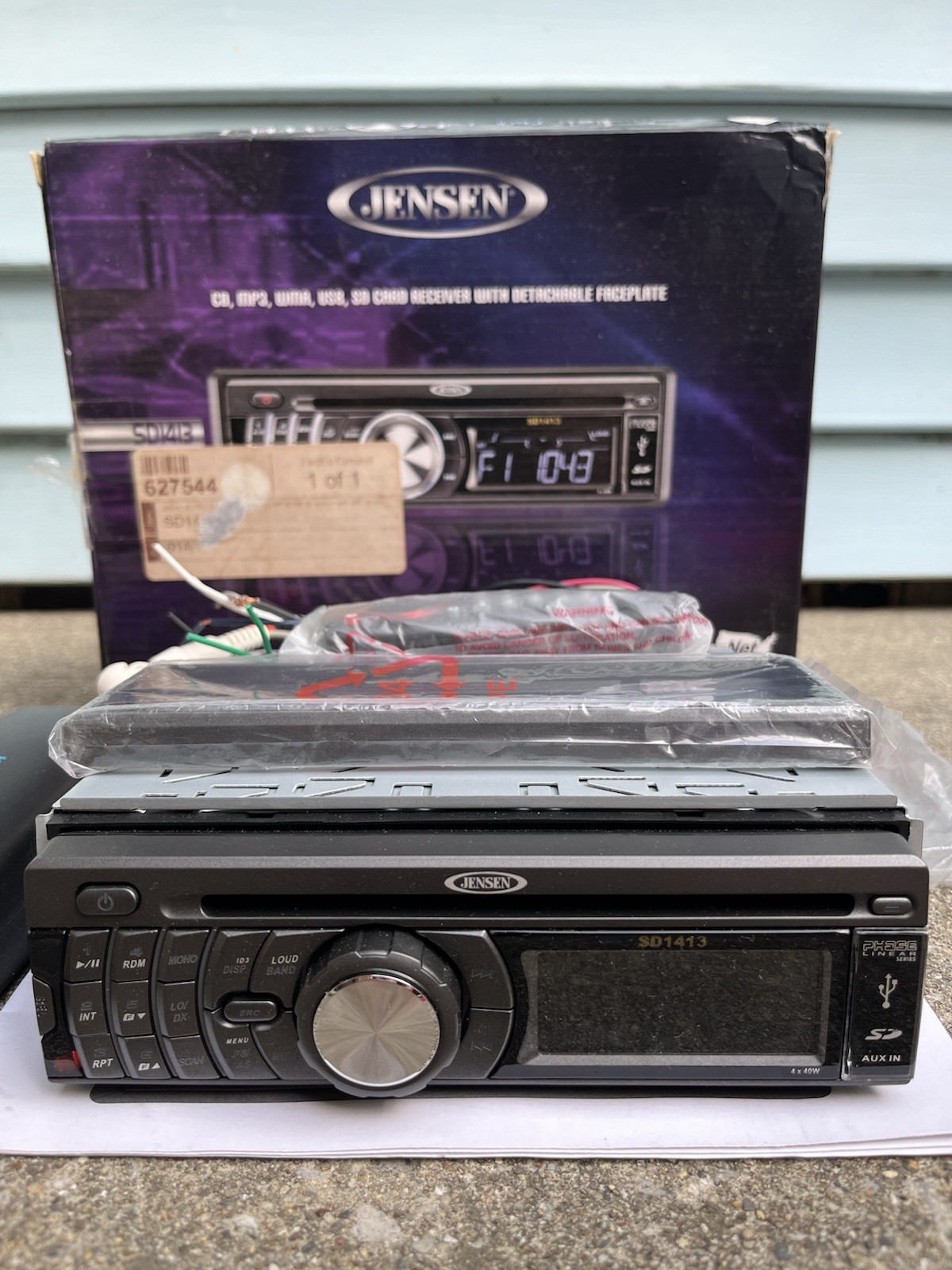 New Jensen SD1413 CD Player/MP3 In Dash Receiver With HARNESS Remote NOS