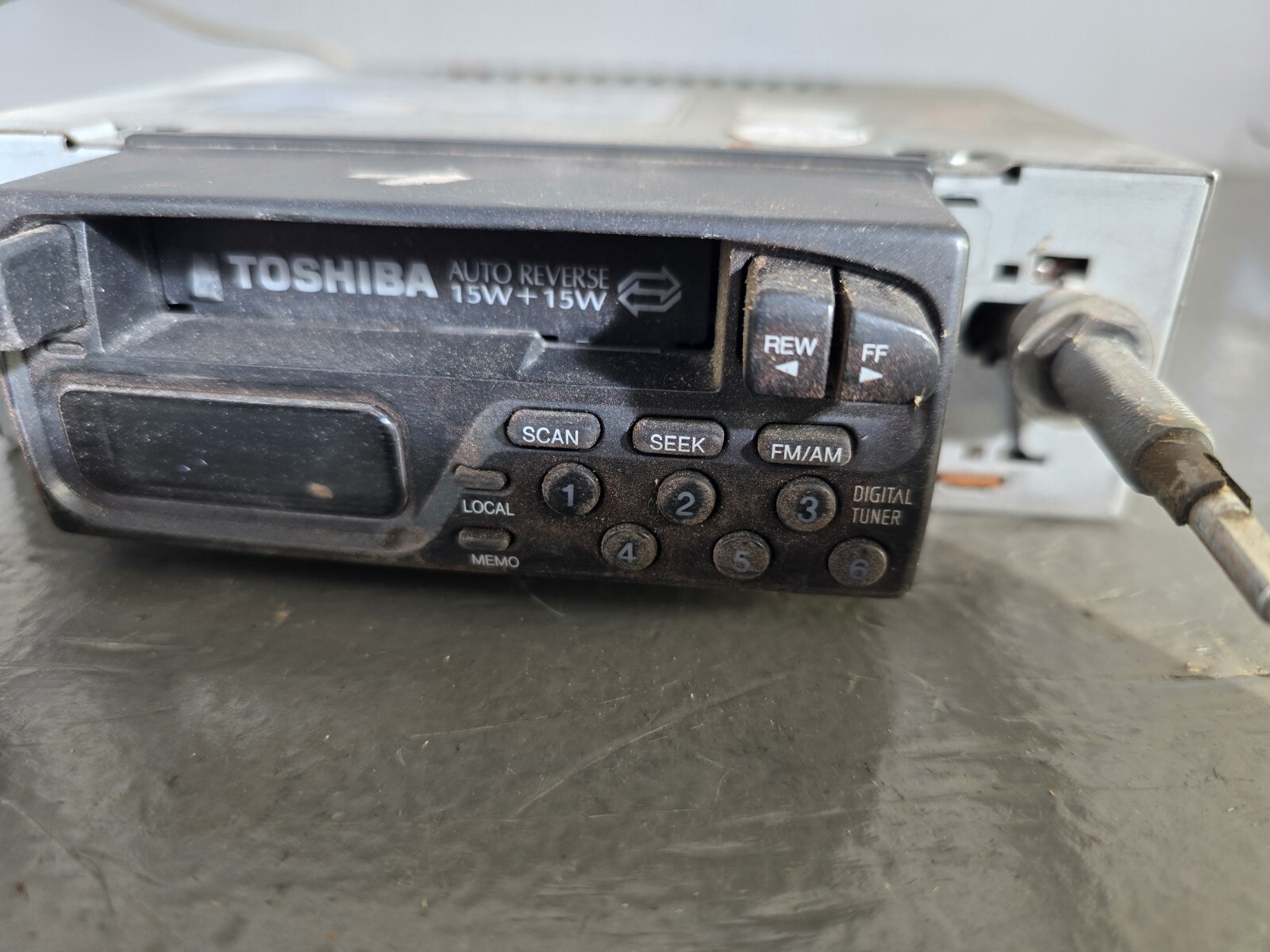 Vintage TOSHIBA Car Truck CASSETTE RECEIVER TX-30 Auto Reverse 15w+15w
