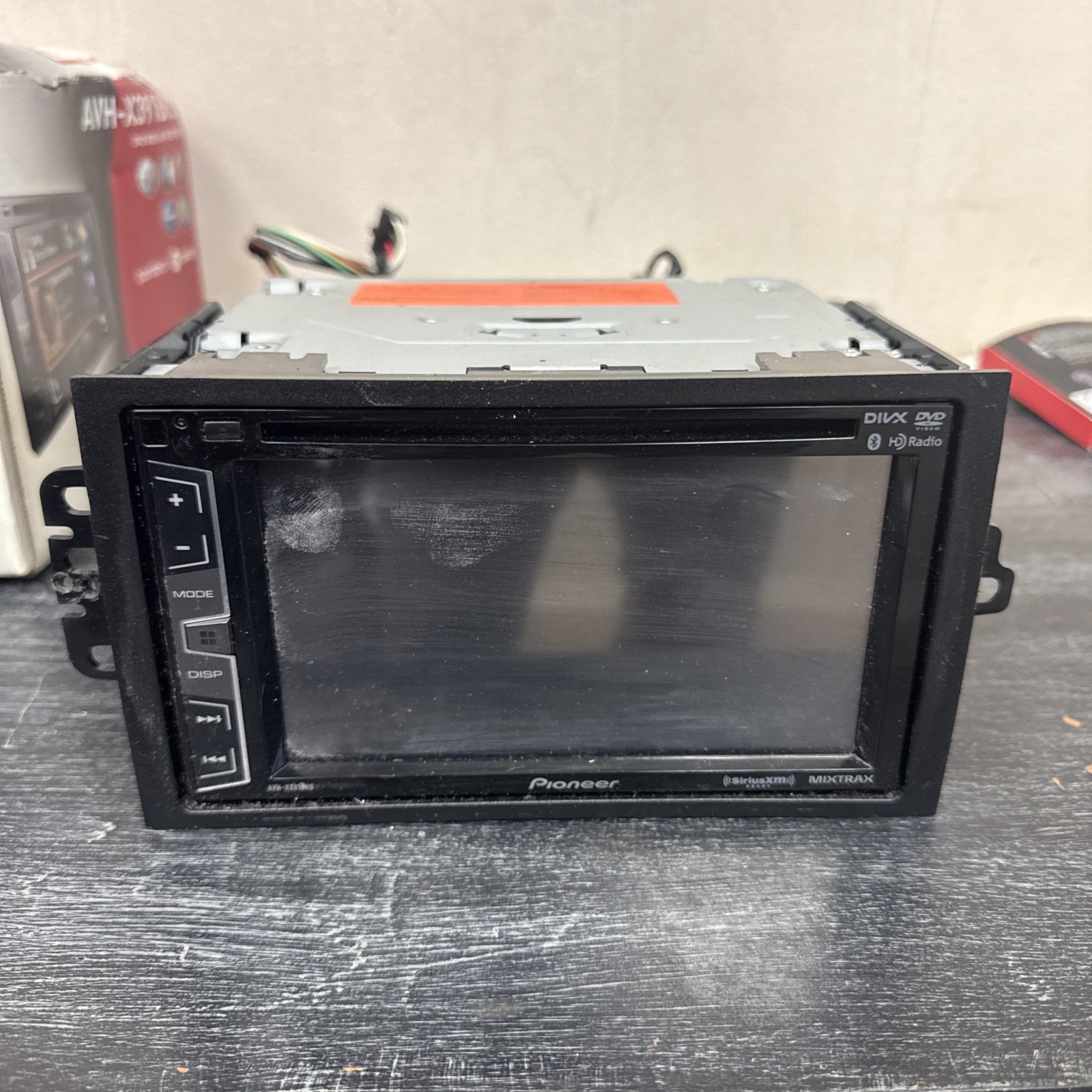 Pioneer AVH-X391BHS In Dash DVD/CD player – No remote