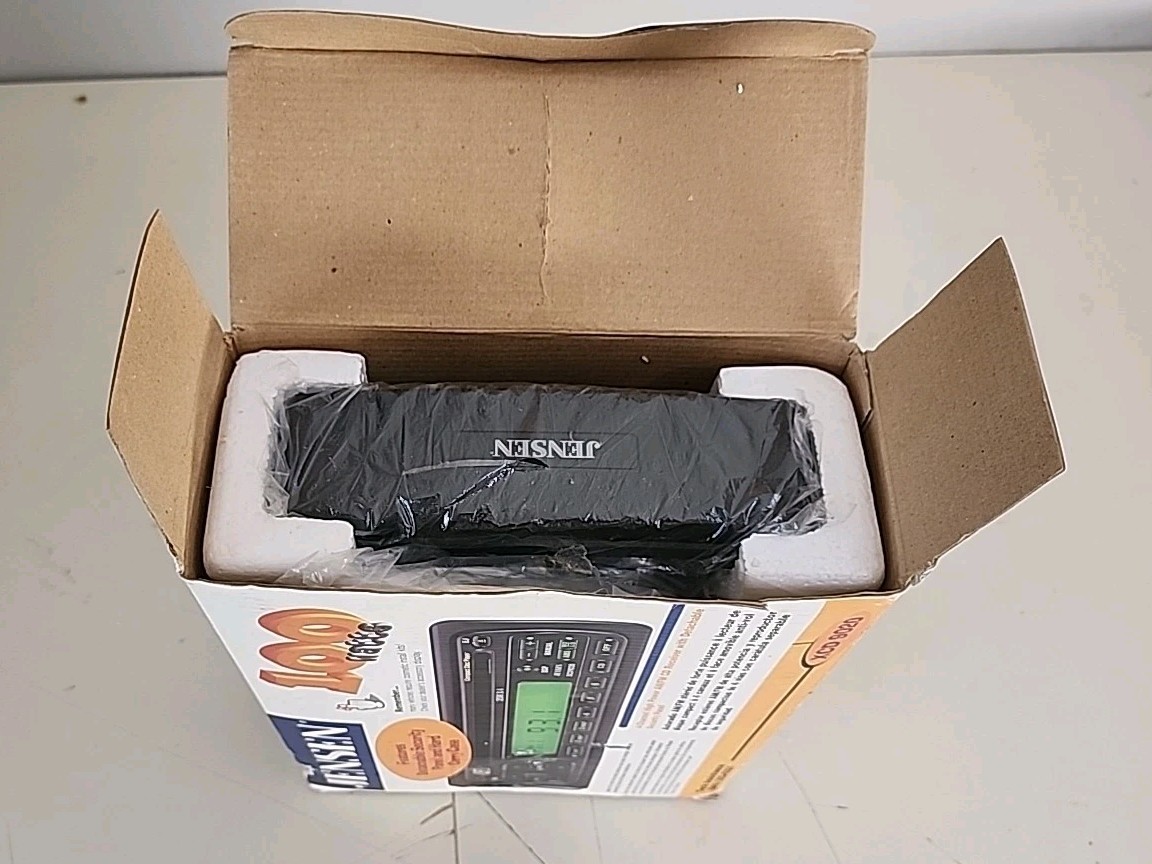Jensen XCD 9020 Car AM/FM CD RECEIVER with Detachable Face Plate- New in Box