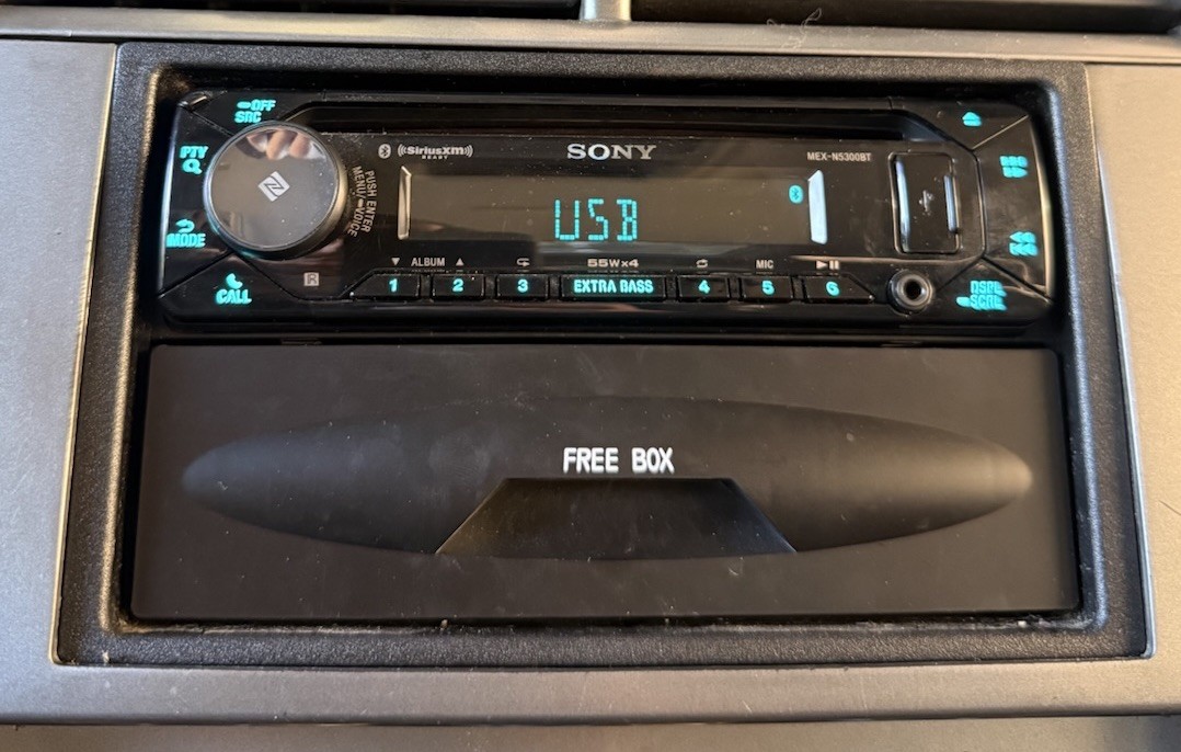Sony MEX-N5300BT Single-DIN FM/AM CD Bluetooth Car Audio Receiver