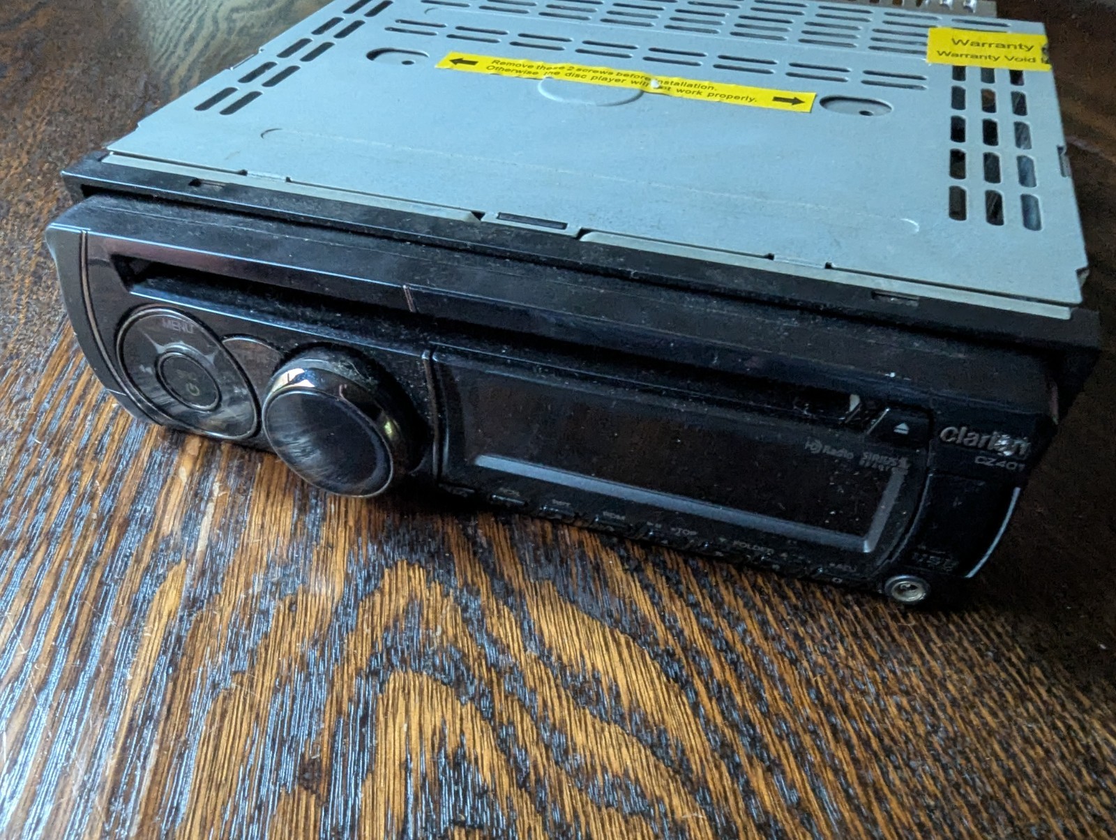 Clarion CZ-401 CD/MP3/USB Car Stereo 2010 Untested