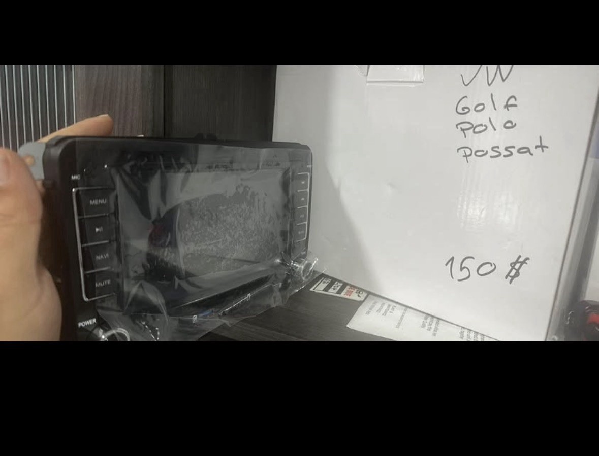 Digital Multimedia Receiver with CarPlay and Android Auto Compatibility