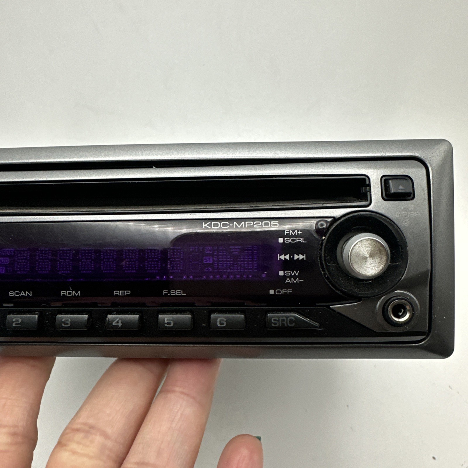 Kenwood KDC-MP205 Am fM CD 50 Watts Untested