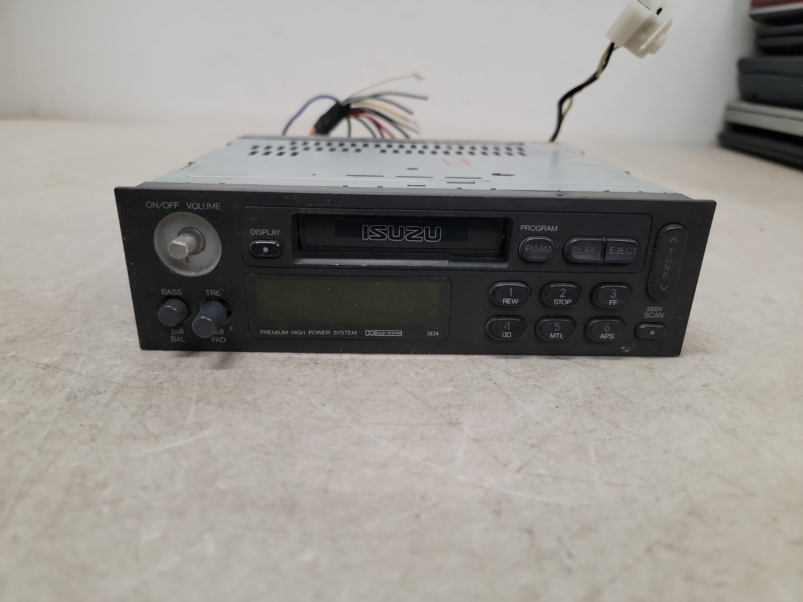 Isuzu Car Stereo Radio 8-97070-488-2, 3634