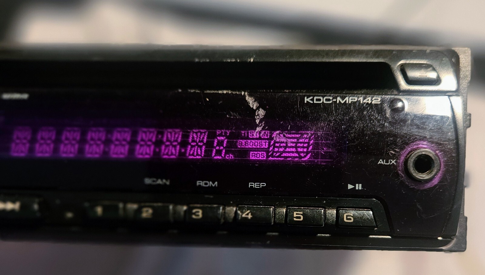 KENWOOD KDC-MP142 Car Stereo With Detachable Faceplate 2 Available