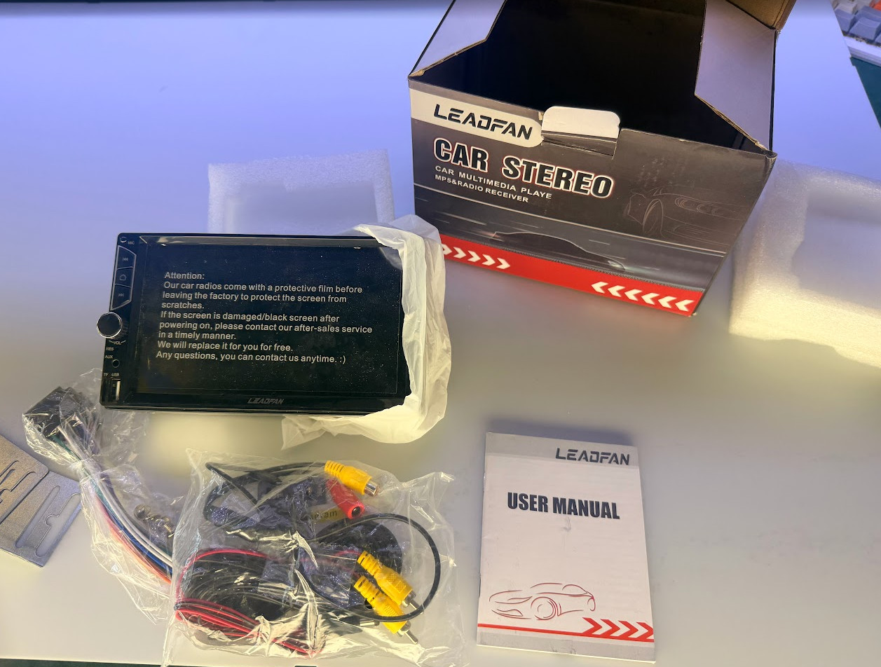 LEADFAN Touchscreen Car Stereo – Bluetooth / Backup Camera Ready (NEW)