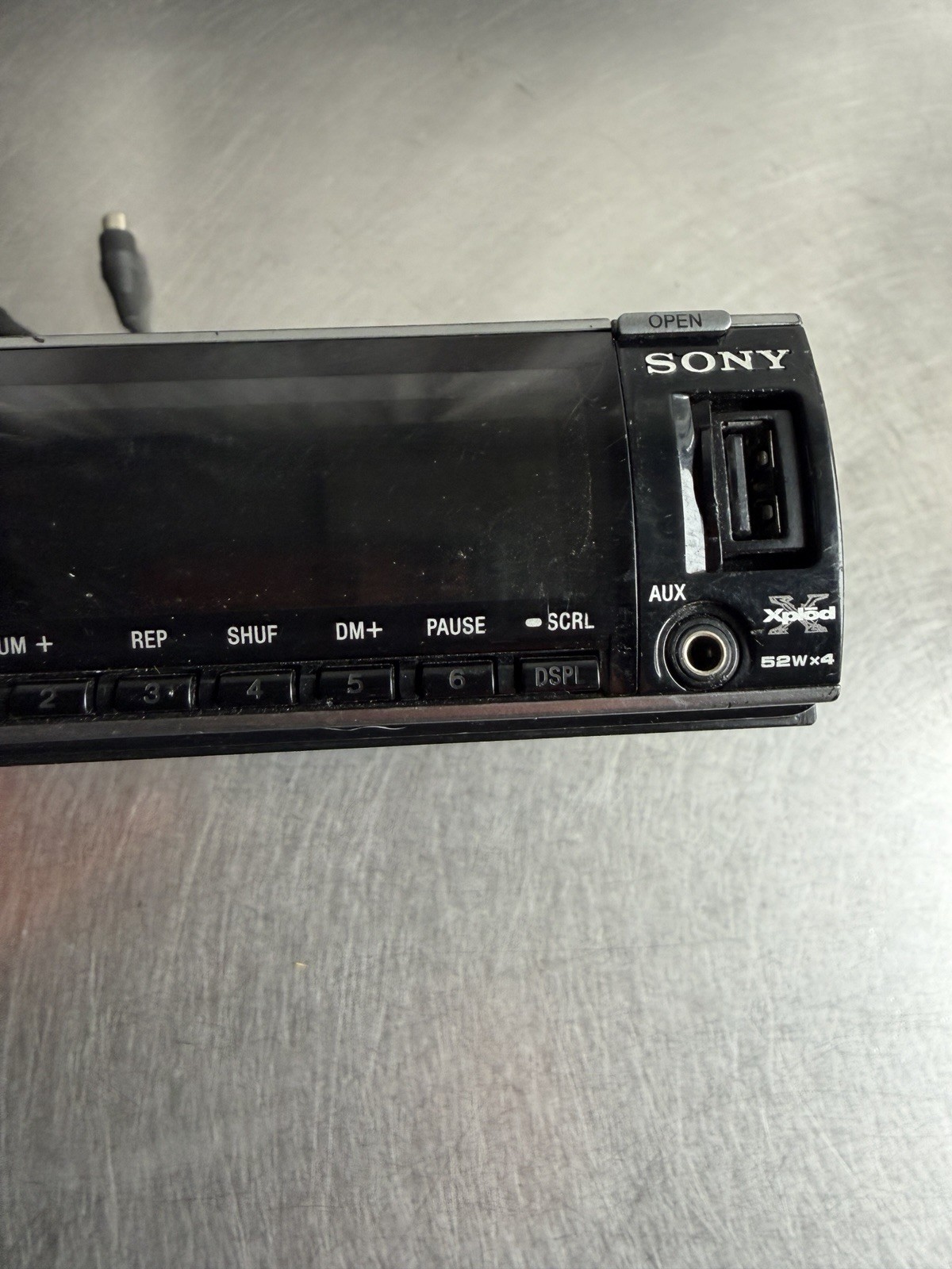 Sony CDX-GT630UI CD Player Radio Receiver w/ Bluetooth UNTESTED