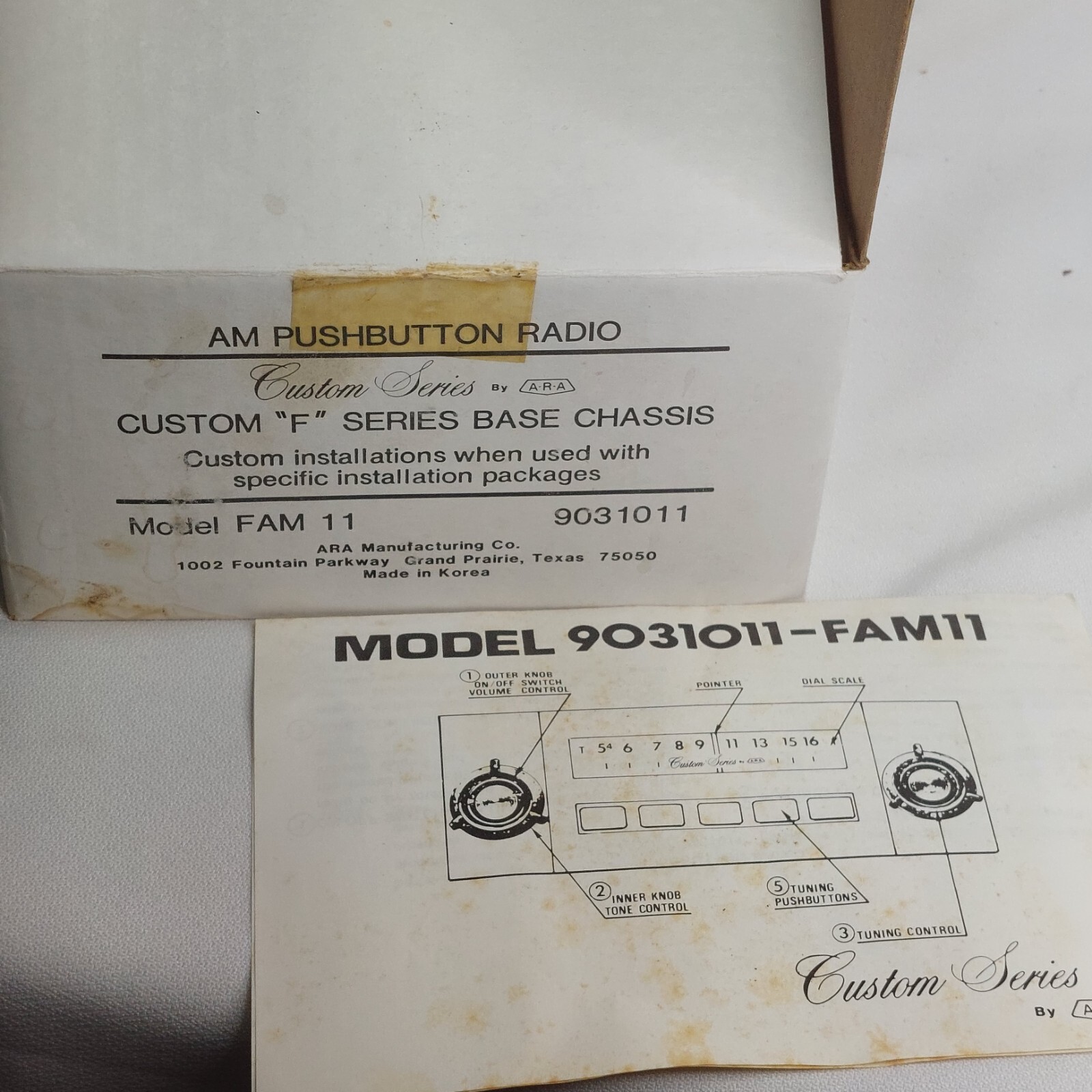 Custom Series ARA In Dash AM Radio Model 9031011-FAM 11 F series base NOS