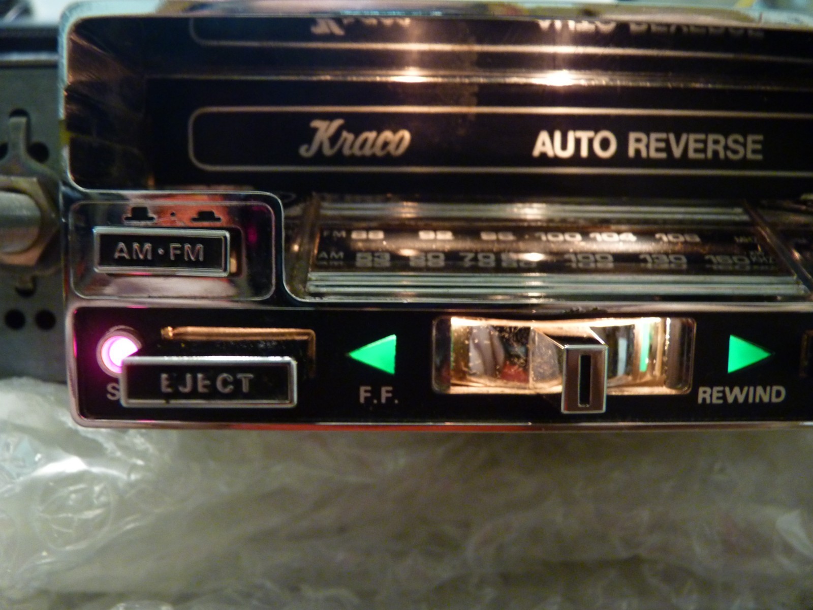 Kraco KID-588 Vintage Car Stereo AM/FM Cassette
