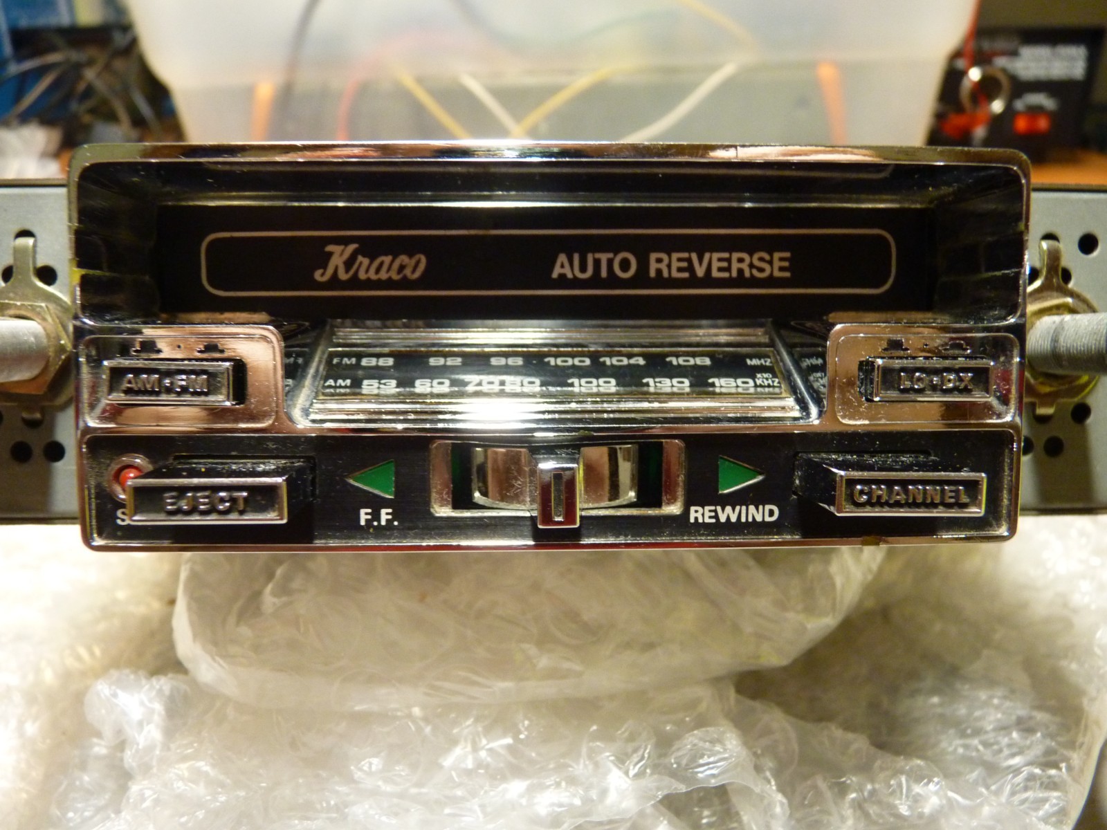 Kraco KID-588 Vintage Car Stereo AM/FM Cassette