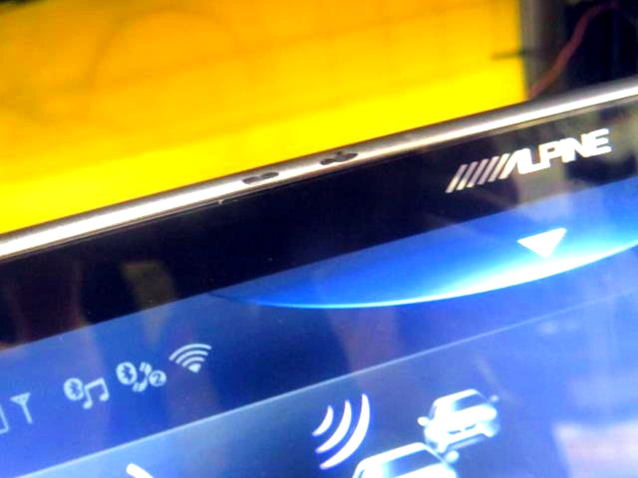 ALPINE DAF9Z Car Stereo Receiver Tested Working Bluetooth Apple CarPlay w/ Mic