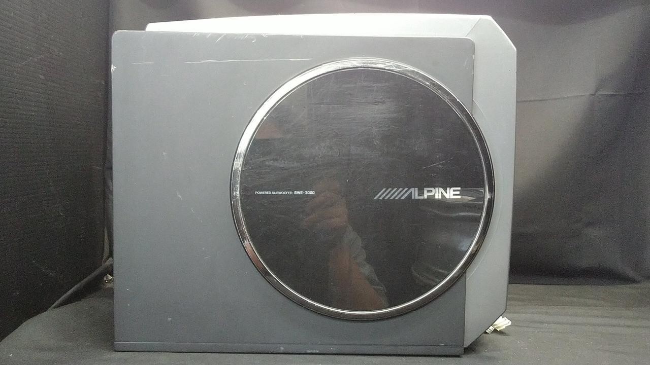 ALPINE SWE-3000 Powered Subwoofer Car Audio Speaker Wired Remote Tested Working
