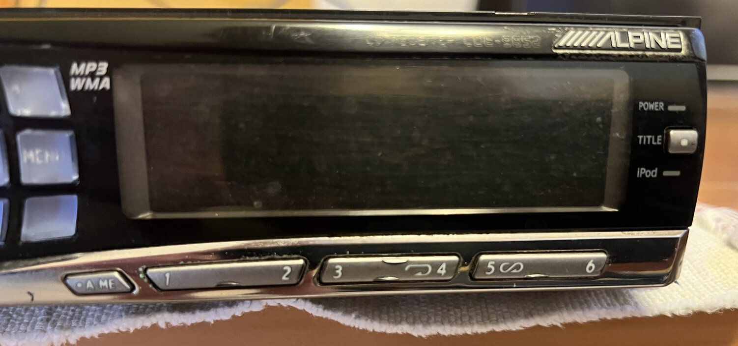 Alpine CDE 9852 CD Player In Dash Receiver Radio Works CD Player Does Not Work