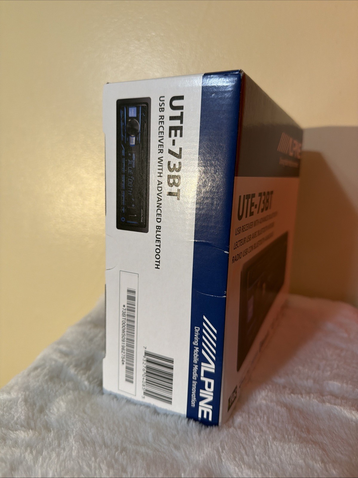 Alpine UTE-73BT, Single-DIN Digital Media Stereo w/ Bluetooth, USB & Auxiliary