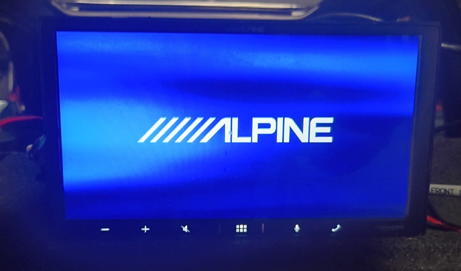 Alpine iLX-W650 7″ Touchscreen Apple Android w/ KTA-450 Power Pack Amplifier