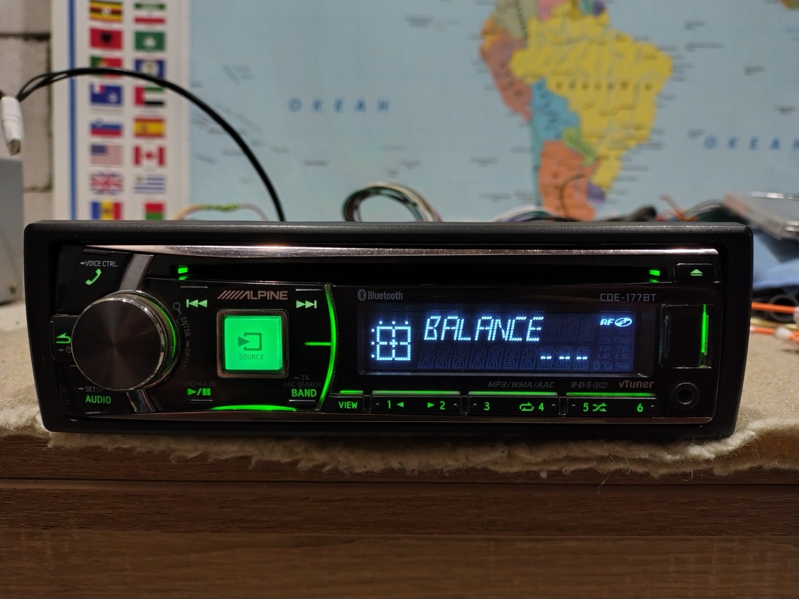 Alpine CDE-177BT Car Stereo CD Media Receiver Fully Working Great Shape