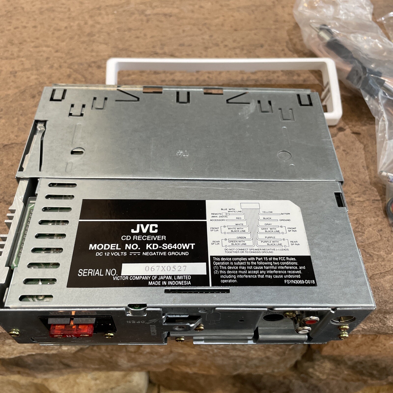 JVC KD-S640WT CD In Dash Receiver
