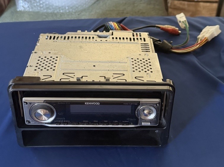 Kenwood KDC-MP732 Classic Radio Tested