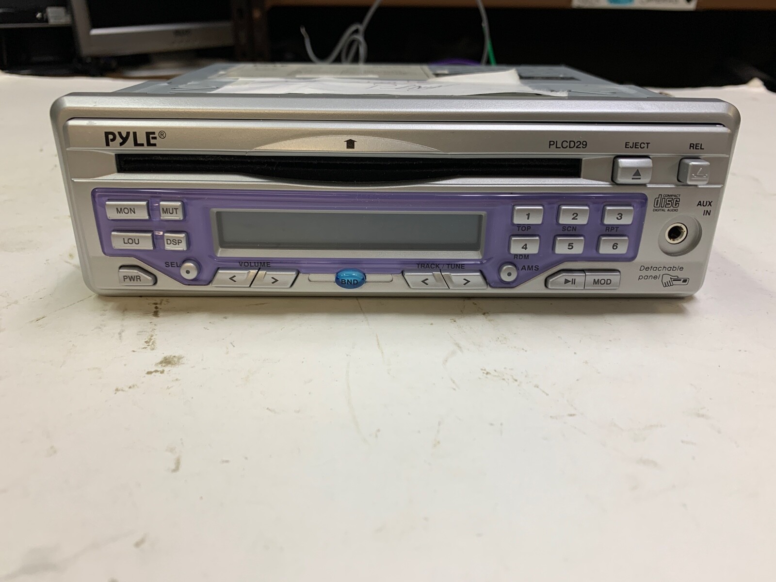 PYLE PLUS AM/FM MPX RADIO PLCD29 WITH DETACHABLE FACE CD PLAYER DOESN’T WORK