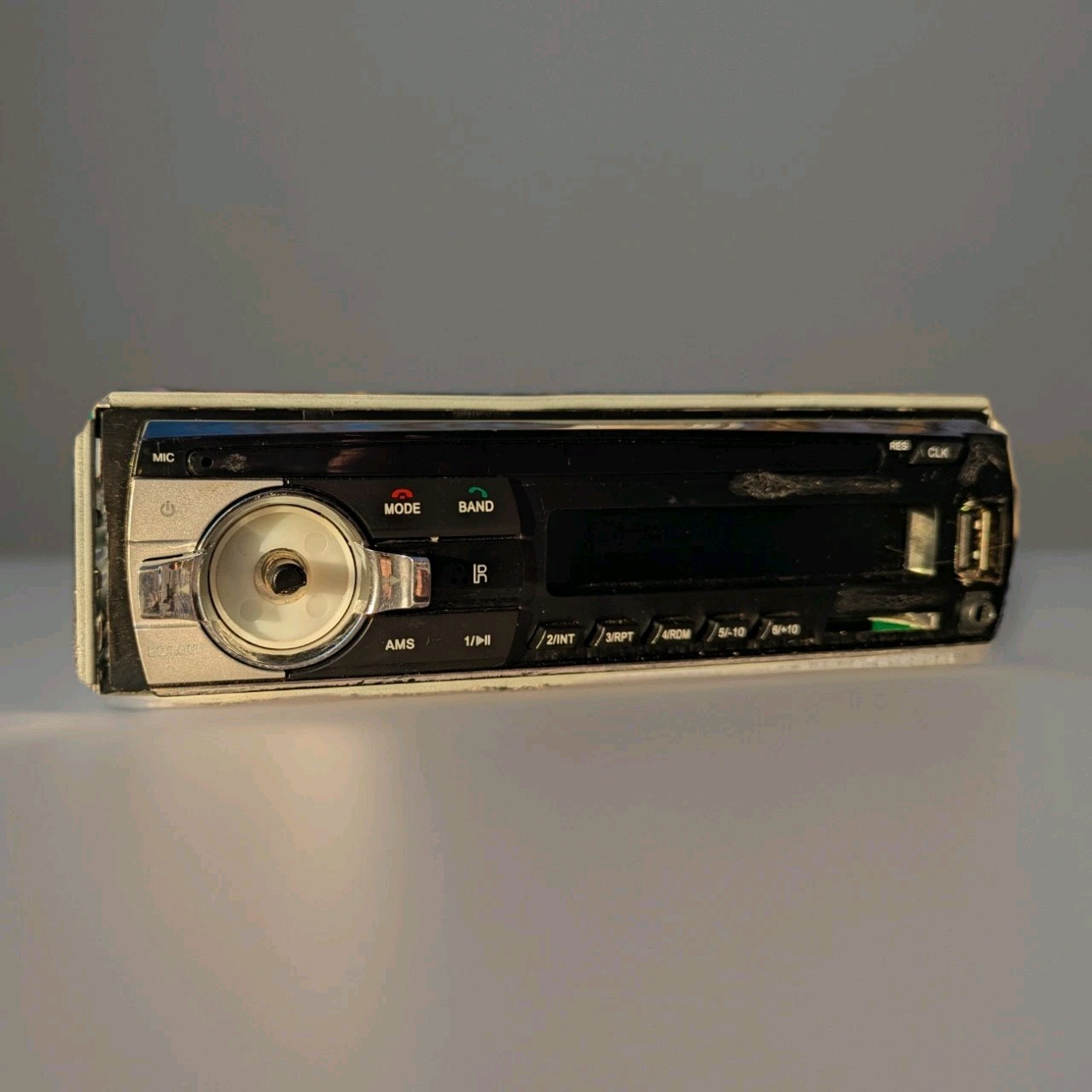 PolarLander single-DIN car stereo receiver Model JSD-520 – No Knob