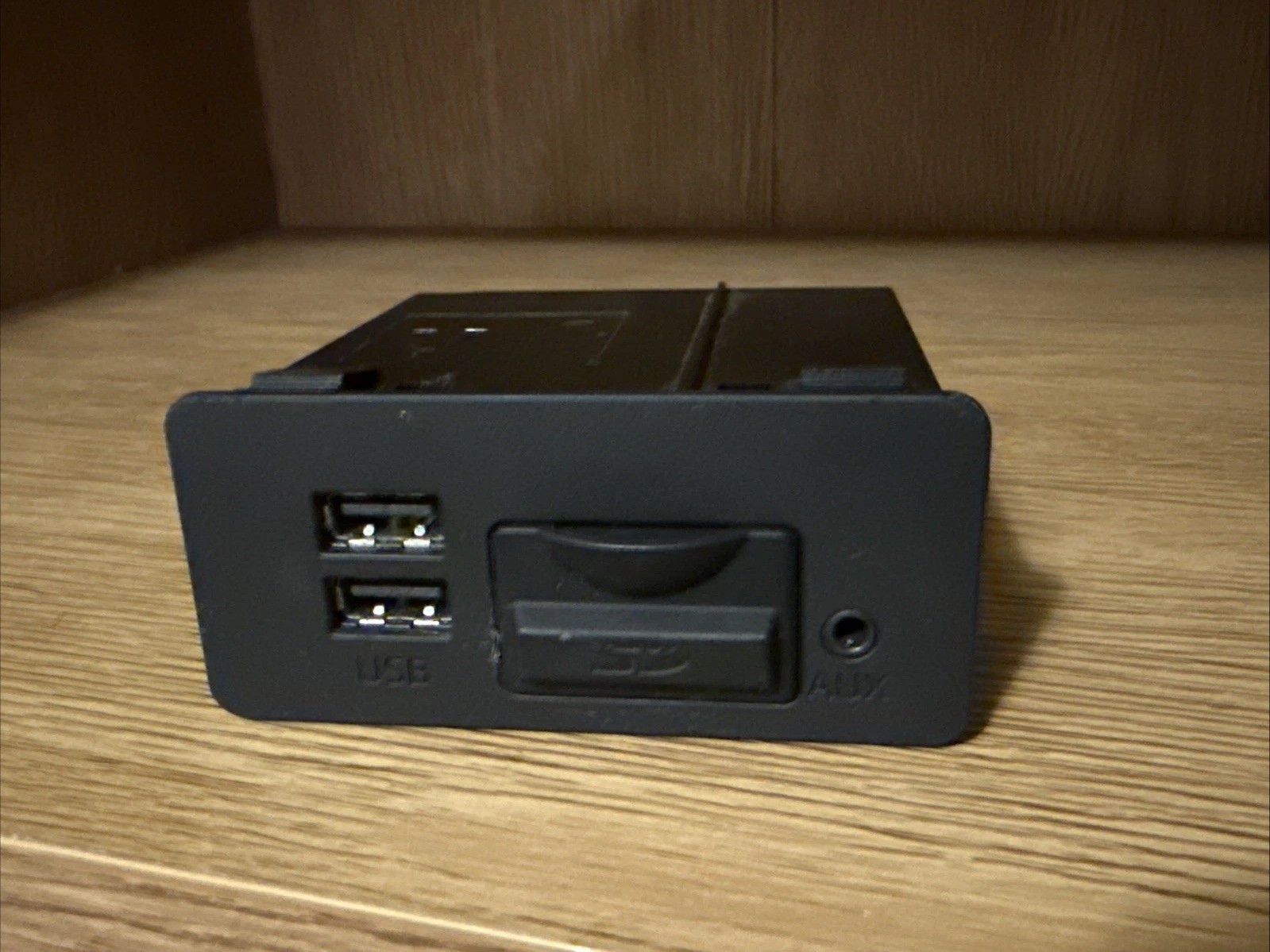 OEM Mazda 3 / 2 / CX-3 / CX-5 USB Port USB/AUX/SD Genuine BHP1-669U0 MD4103/46