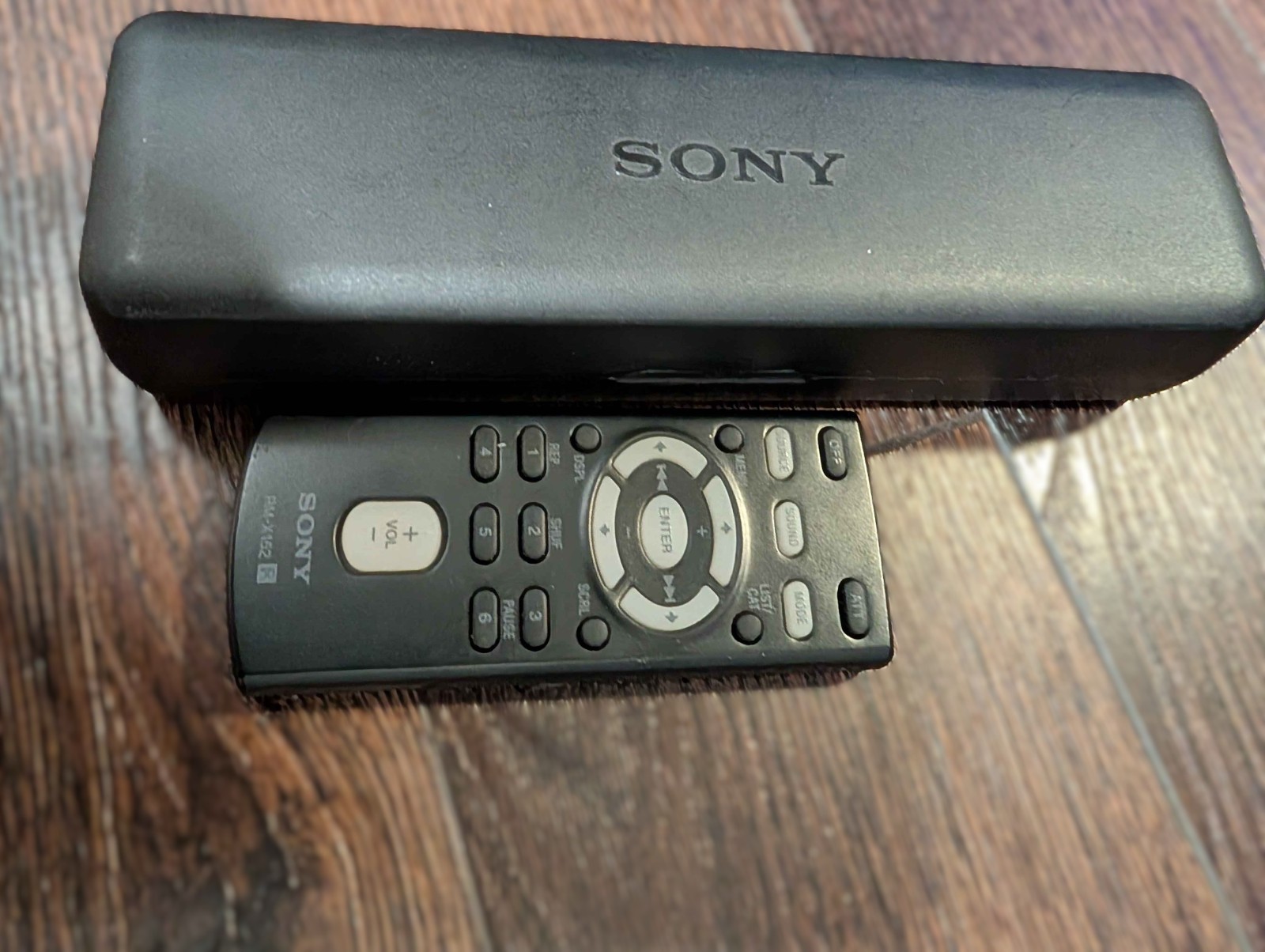 Sony CDX-F605X Full Motion OEL Display – TESTED- Remote, Case, & Harness