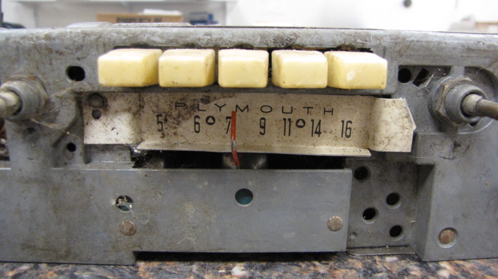 Vintage 1960-1961 Mopar 109 Car Radio – BN66