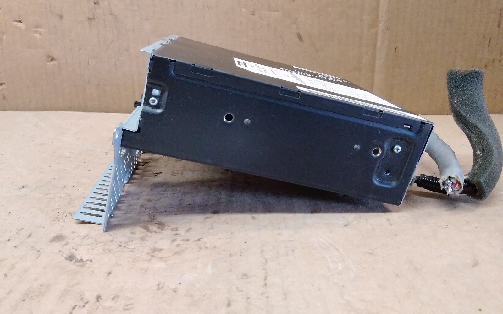 2007 HONDA CIVIC LX AM/FM/CD/MP3 RECEIVER FACE ID-2AE0 CODE-63411