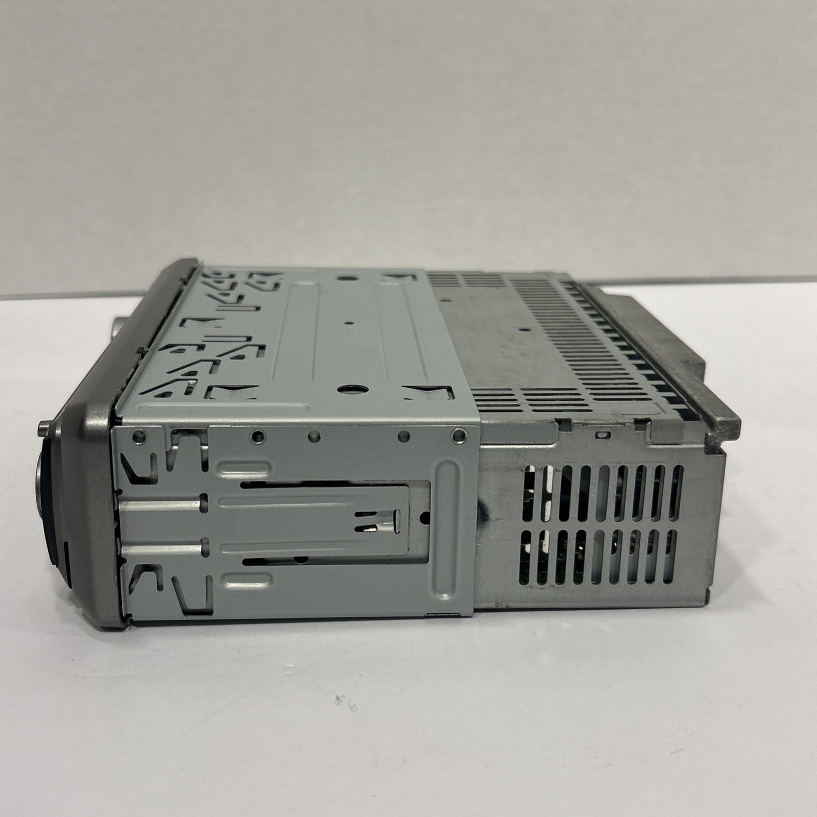 Pioneer DEH-P2600 Car Radio CD Player MOSFET 50wx4 UNTESTED Read