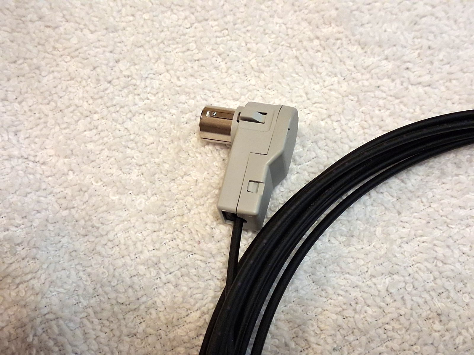 OLD SCHOOL CLARION DCA-005-600 OPTICAL CABLE FOR THE DVD DOES NOT FIT DRZ9255