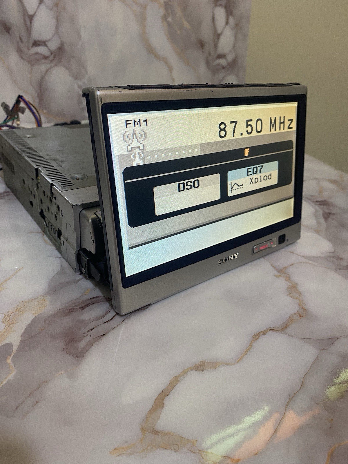 Rare Sony XAV-7W IN-DASH 7″ LCD Monitor Player Car Stereo Receiver *WORKING*